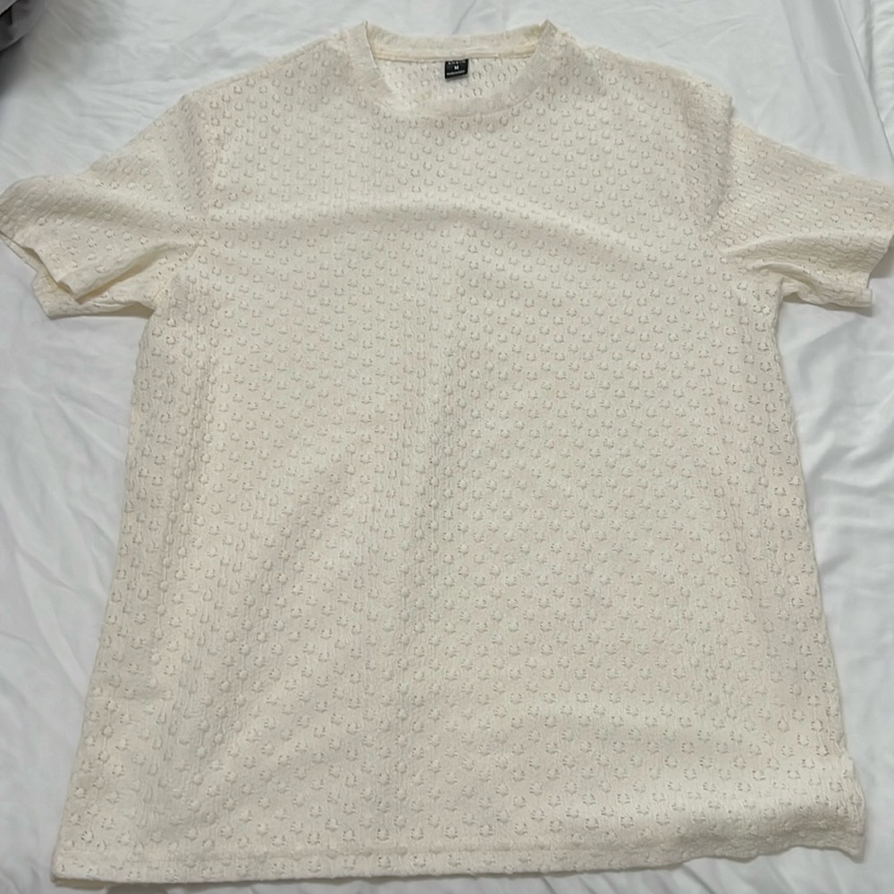 White textured t shirt